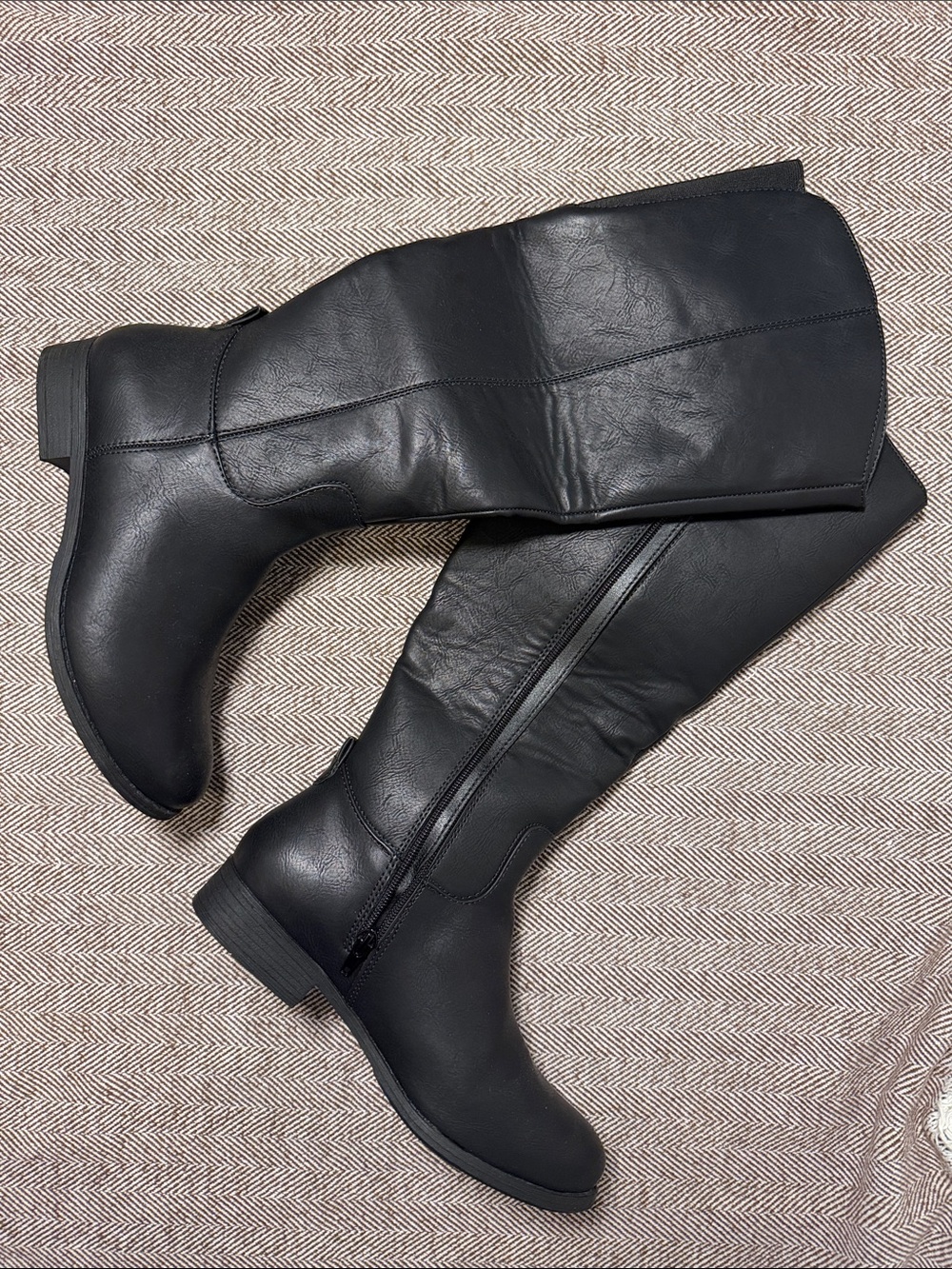 Classic Over-the-Knee Riding Boots in Black
